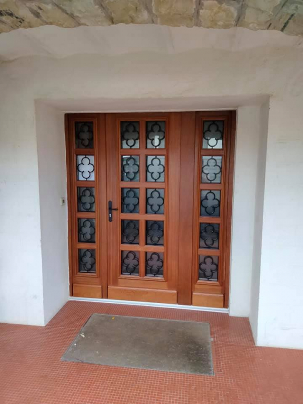 Porte d'entrée en bois, Mouscardès, Menuiserie Ludovic Gontero